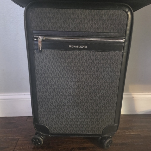 Michael Kors Black Travel Suitcase And Weekender Bag Set - Picture 2 of 11